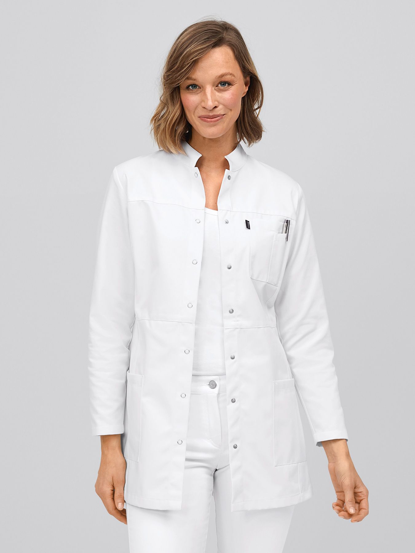 Blouse médicale longue avec coutures décoratives MECHELEN