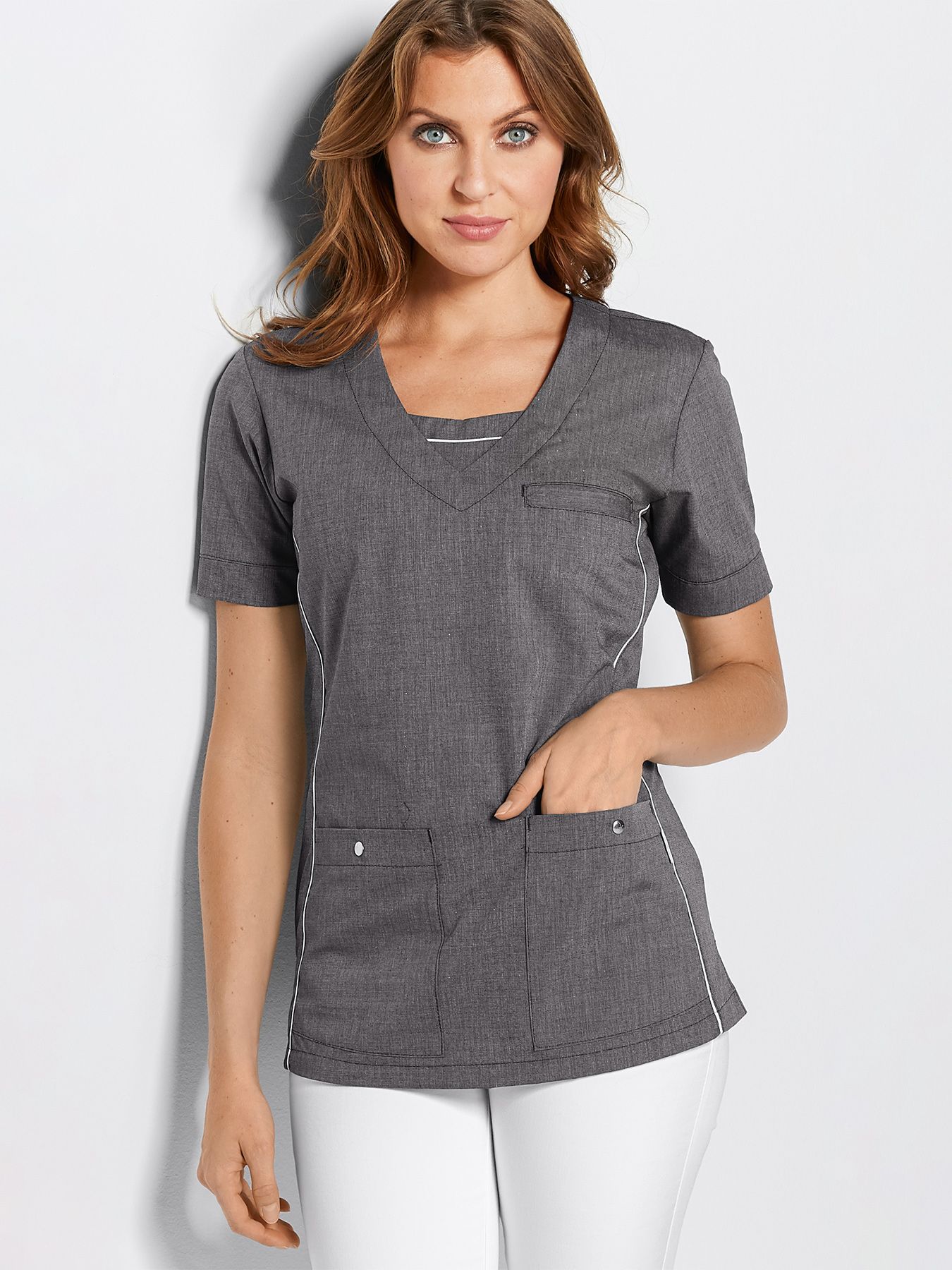 Tunique médicale à encolure V