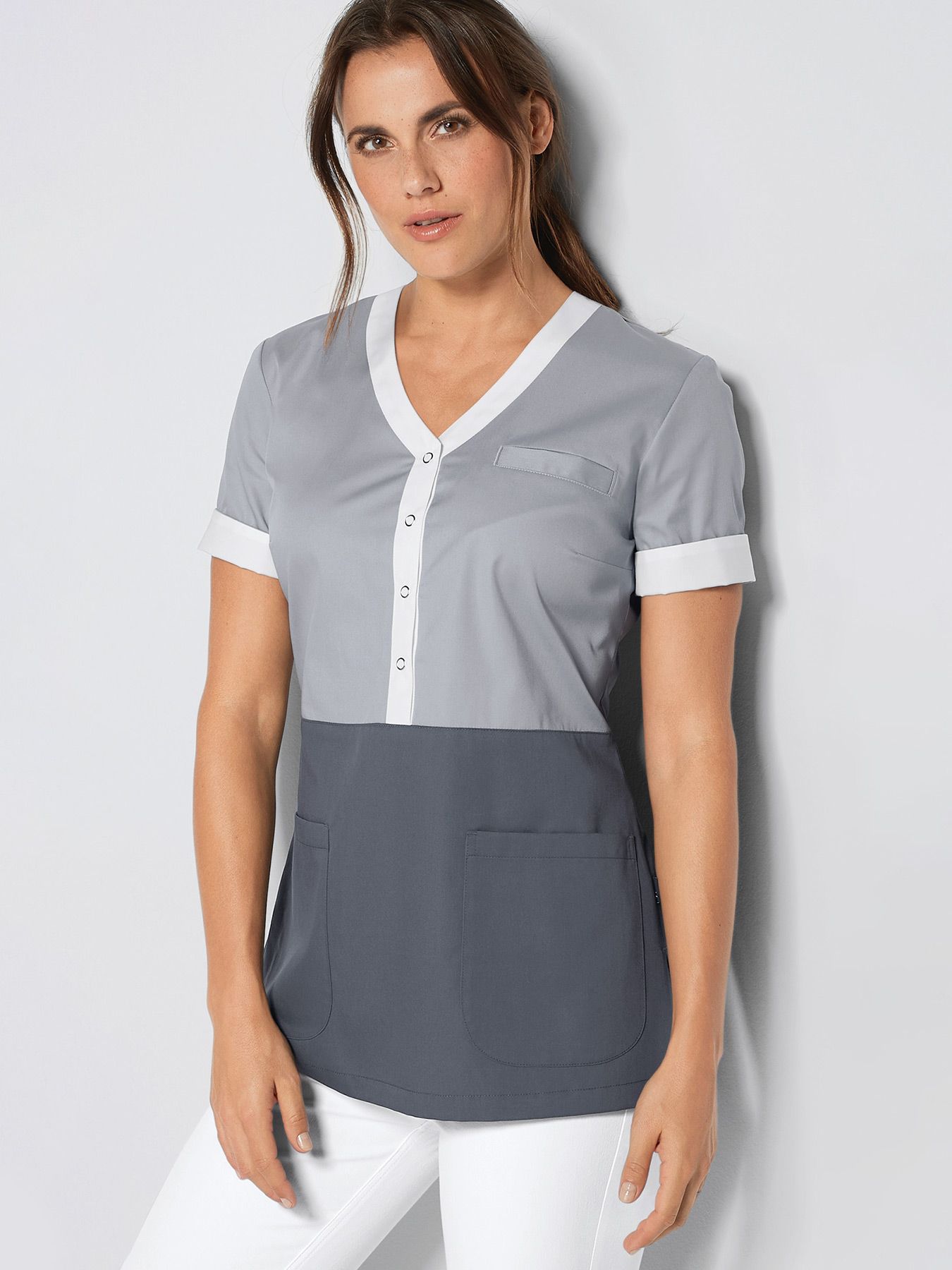 Tunique médicale à encolure V